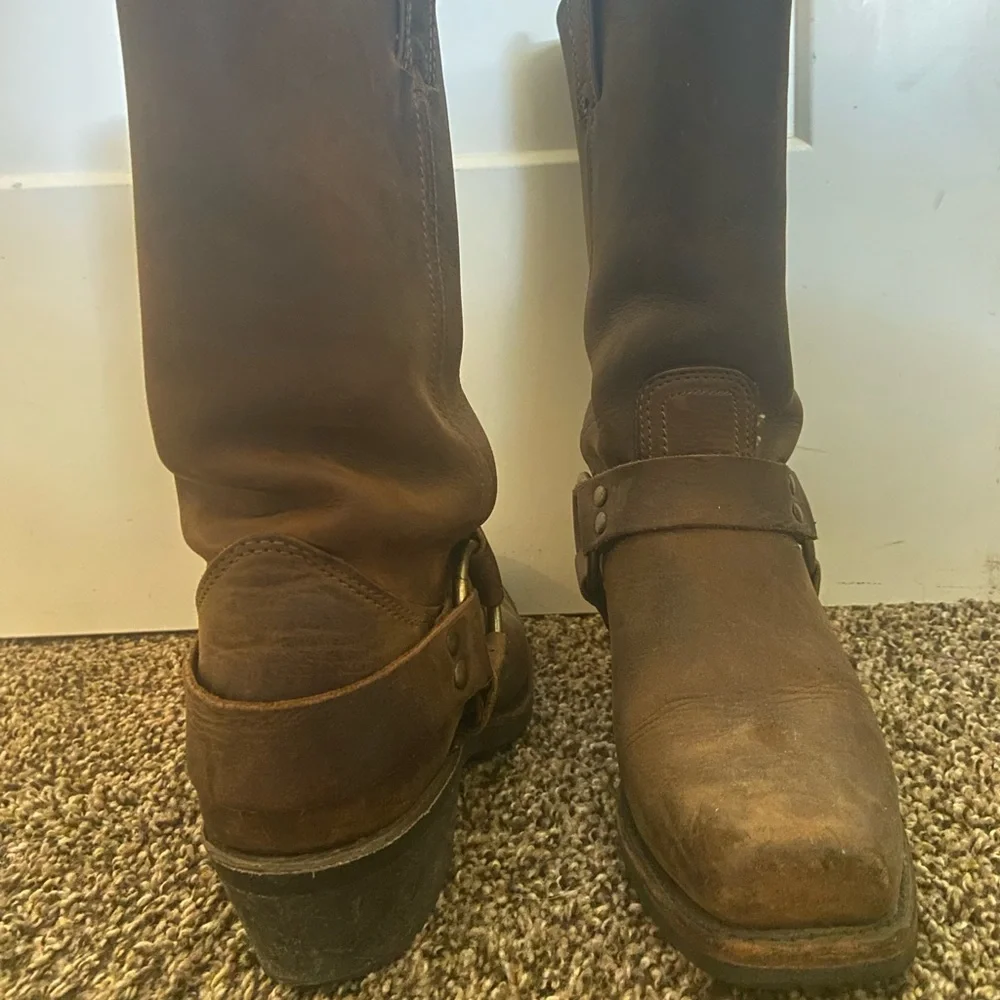 Frye Harness 12R Classic Women’s Boot - Picture 9 of 15